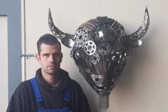 Big Bison - COLNIC Design. Made a bisonhead from old motorcycle and bicycle parts. Very big and heavy.